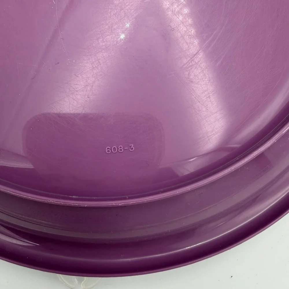 Tupperware compartment serving
